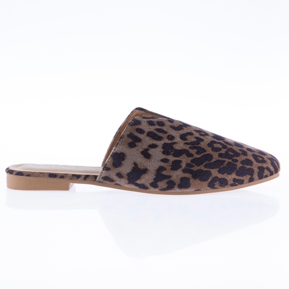 New KASARA Brown Leopard Slide Mules Woman’s 7